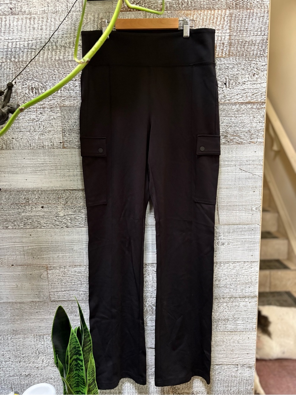 Athleta | "Delancey" Straight Leg Performance Cargo Pants - Women's M, Black